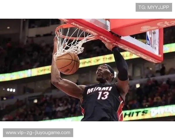 巴特勒防守连抢两次球，热火打出快速反击